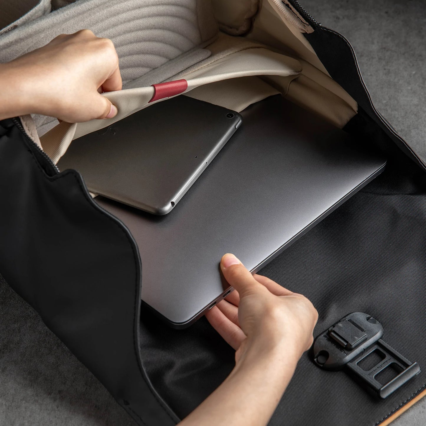【予約】OneGo Air Backpack(ワンゴー エア バックパック)25L