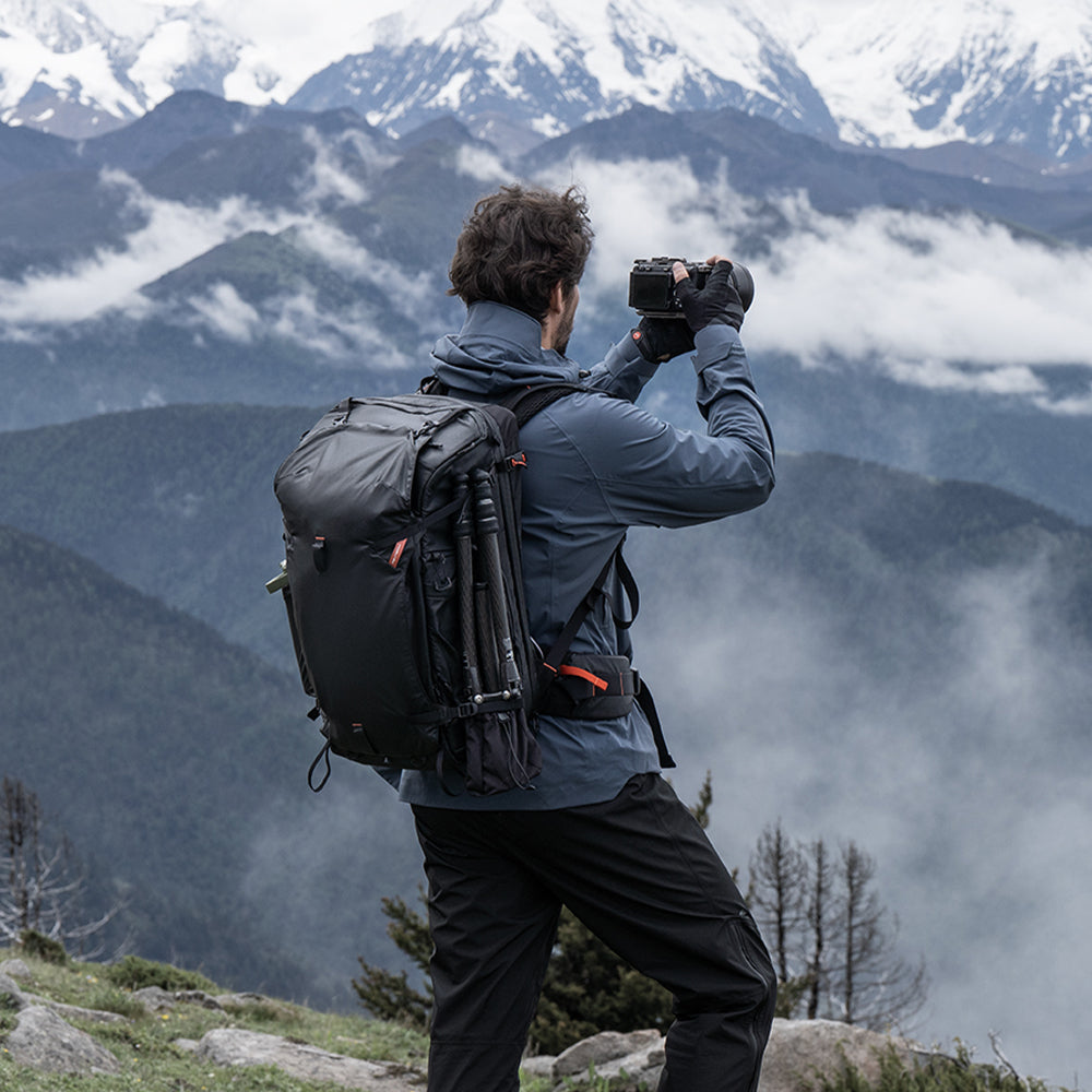 OnePro Focux Backpack 35L (スペースブラック)