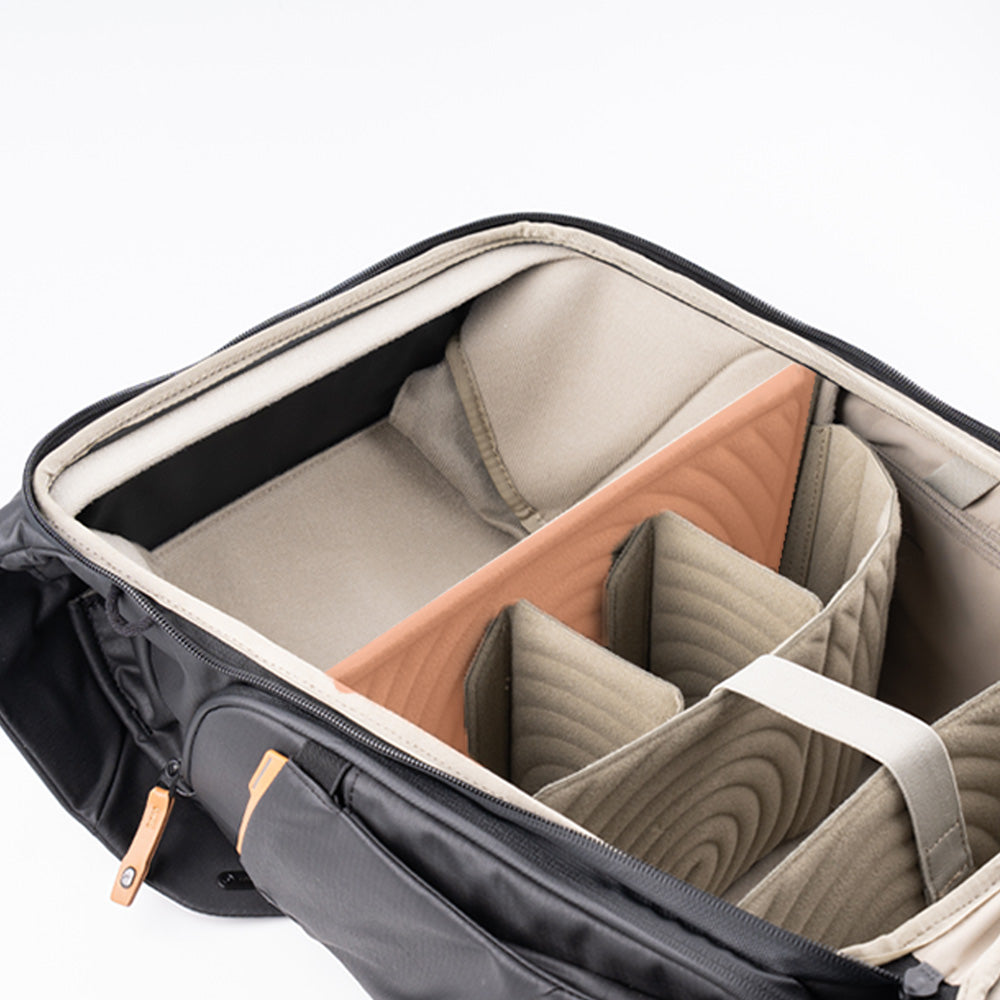 OneGo 2 バックパック 20L (サンドカーキ)