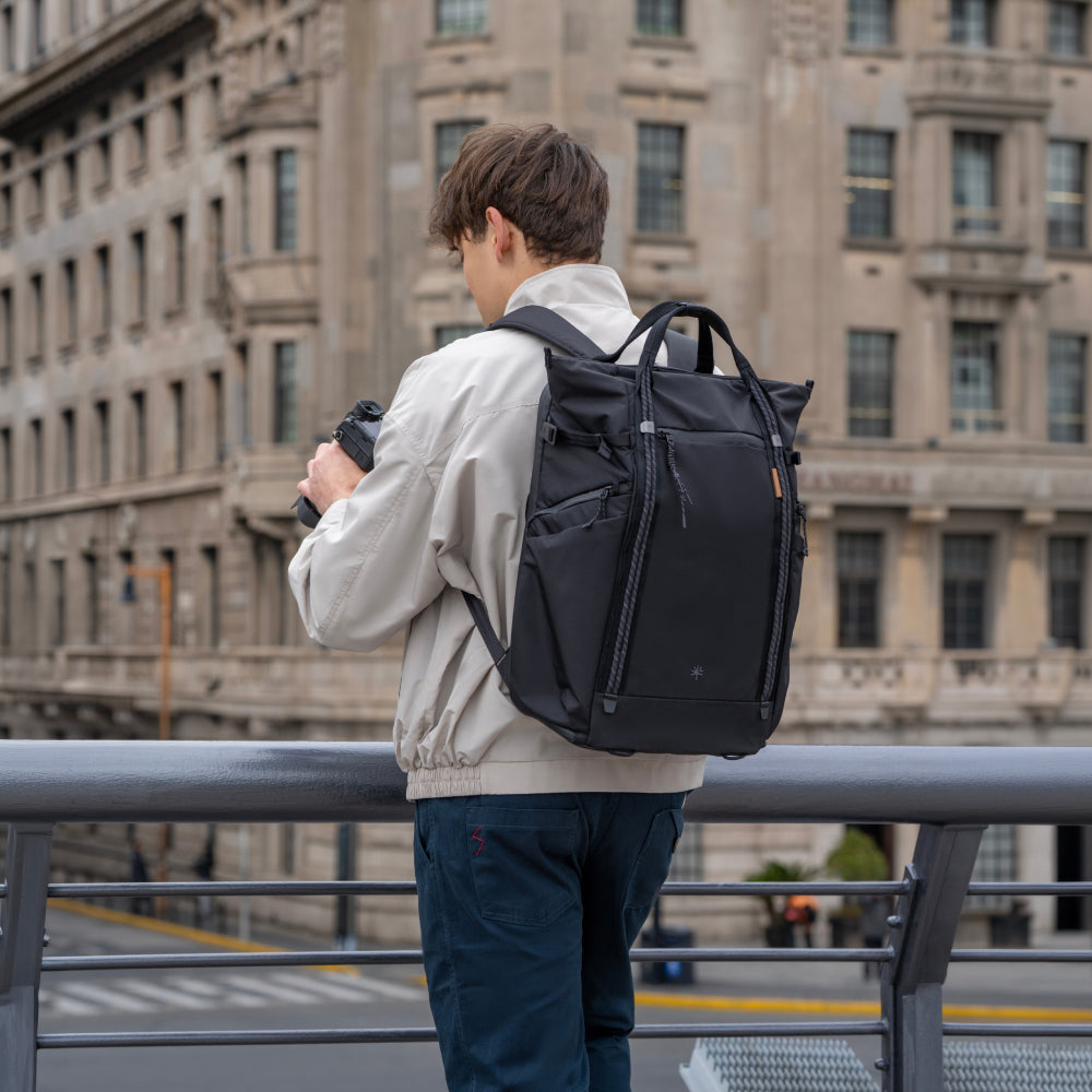 OneGo Roamer トートバックパック 18L (マットブラック)