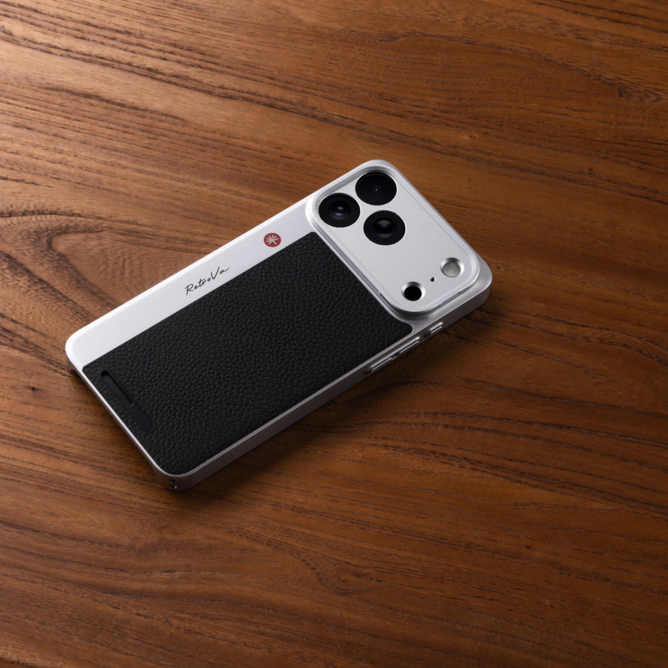 RetroVa スマートフォンケース (iPhone 17 Pro/18 Pro用