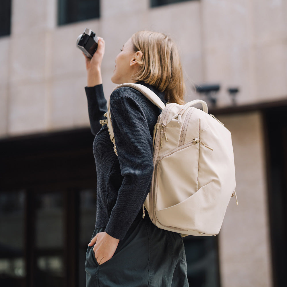 PGYTECH OneGo Lite バックパック 16L クリーム 感謝祭】OneGo Lite Backpack 16L (クリーム) – PGYTECH-JAPAN